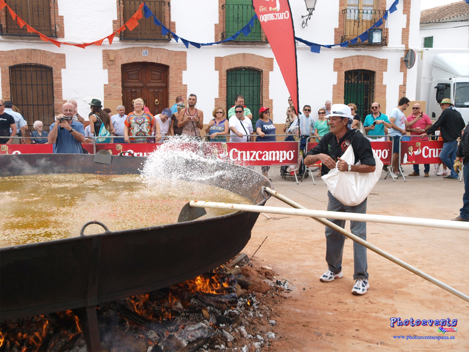 Otro de los maestros cocineros del Gran Pisto Gigante de 2015 en Villanueva de los Infantes , Ciudad Real, España 