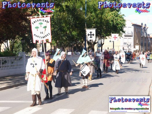 Desfile de concursante en los juegos medievales