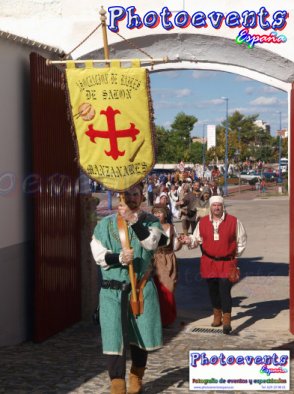 Desfile de concursante en los juegos medievales