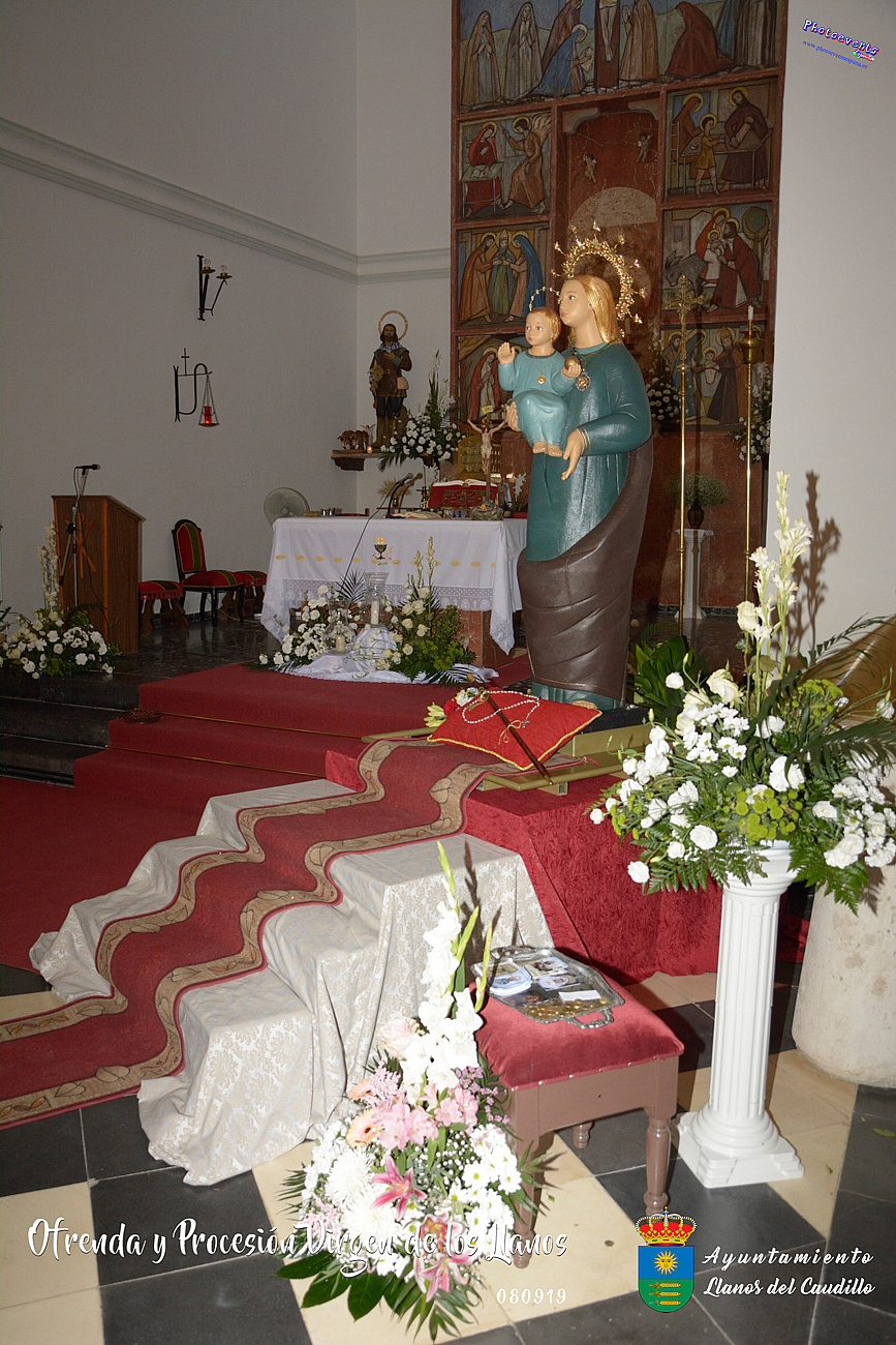 Ofrenda floral y procesión Virgen de los Llanos