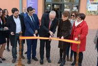 Inauguracion oficial de la I Feria del comercio local de Manzanares, corte de cinta por las autoridades; 111215