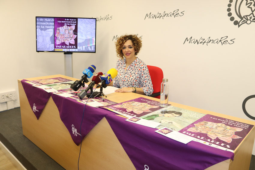 Presentación de actos con motivo del día de la Mujer en Manzanares. Beatriz Labián 