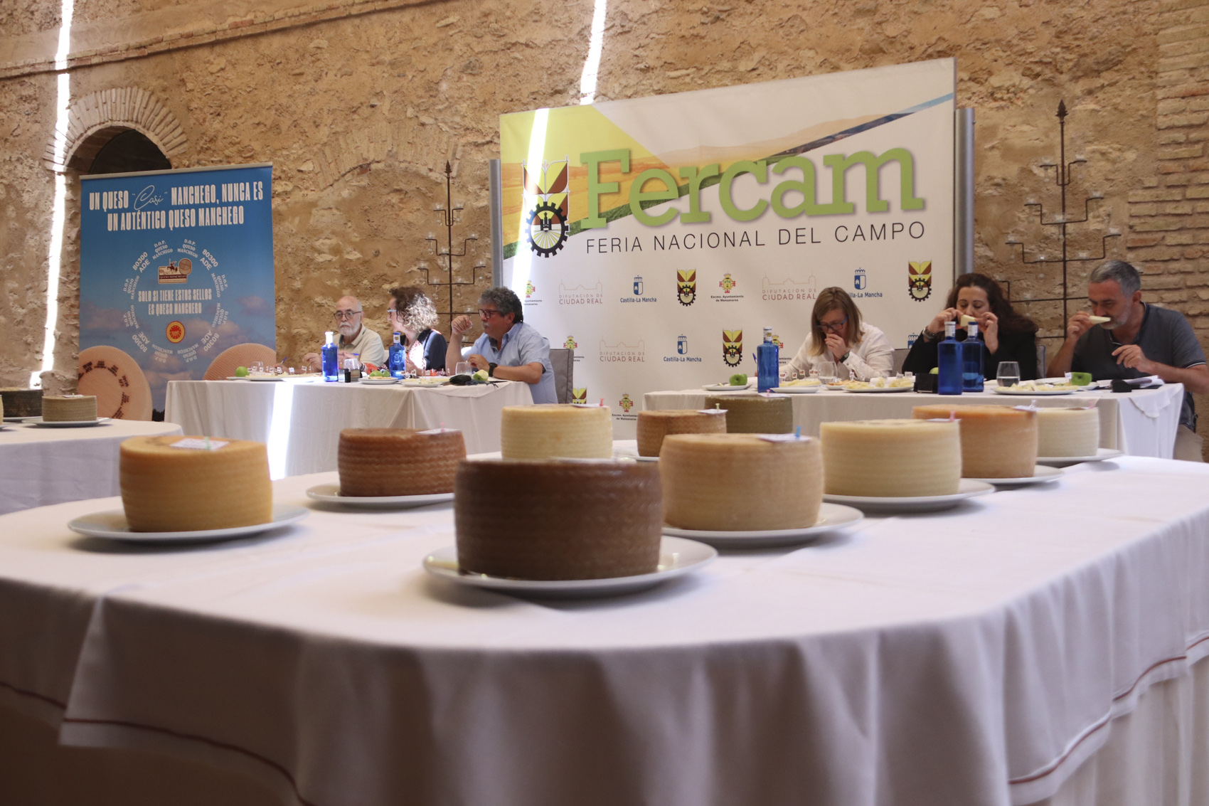 40 quesos manchegos "de muy buena calidad" buscan la medalla de oro de Fercam 2024