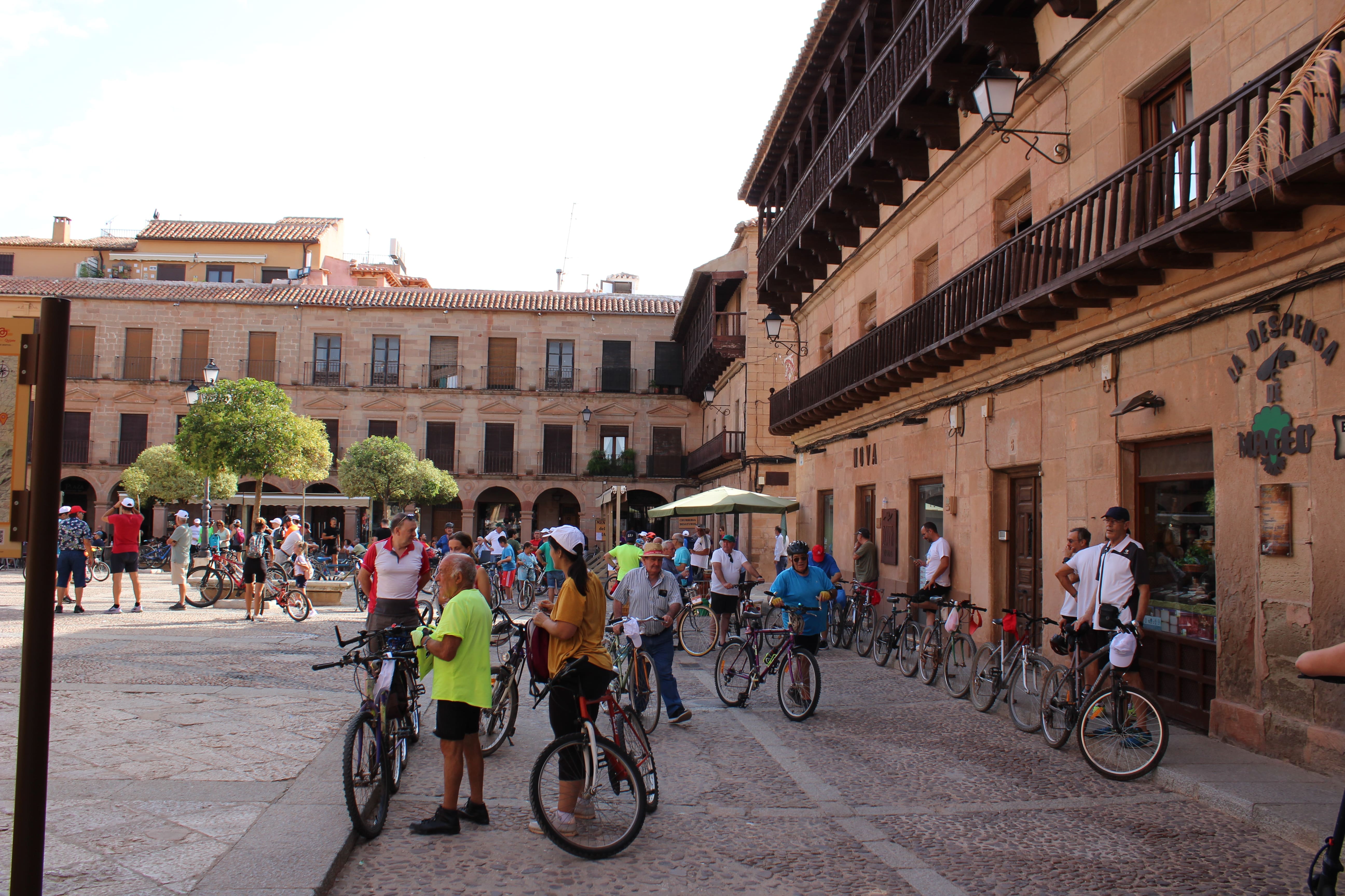 El “Día de la Bicicleta” de Villanueva de los Infantes congrega a casi un centenar de amantes del ciclismo