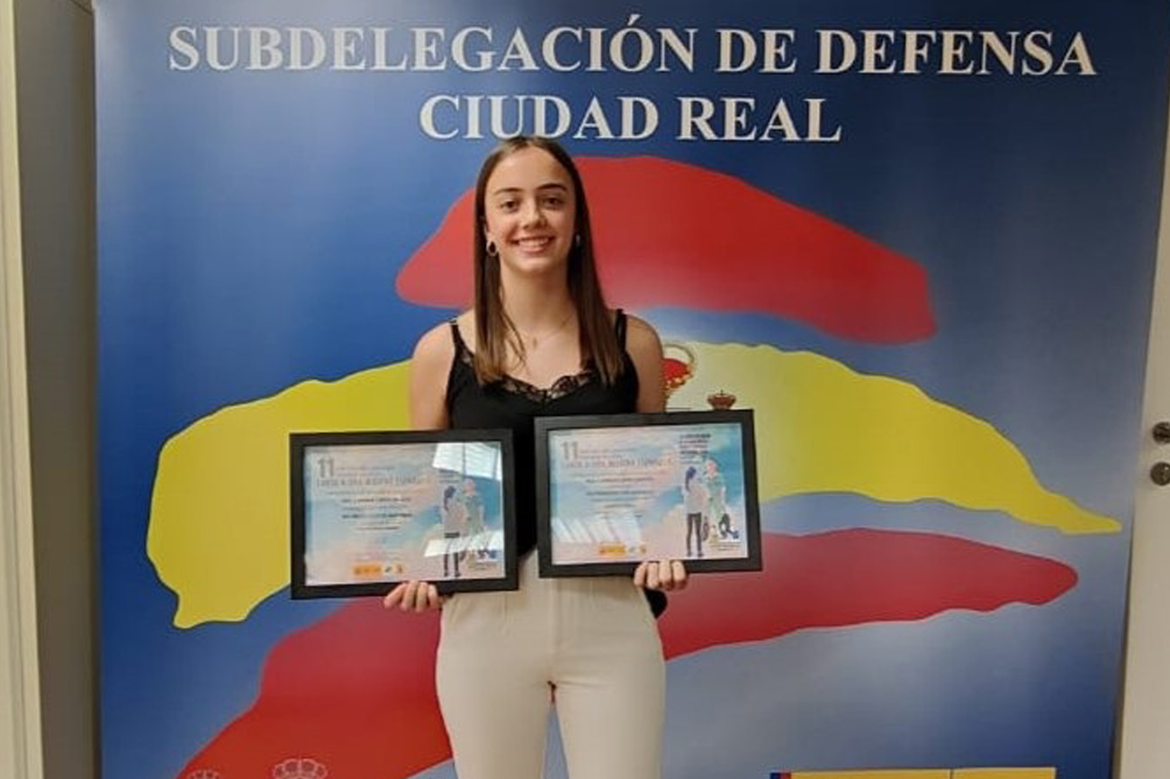 Carmen López García, ganadora del Concurso Literario “Carta a una Militar Española”.