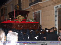 Imagen de cristo en el sepulcro, durante la procesion del Santo entierro que tuvo lugar en Manzanares el viernes Santo