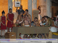 Fotografia de los gladiadores durante la cena antes del combate, Alhambra 090814